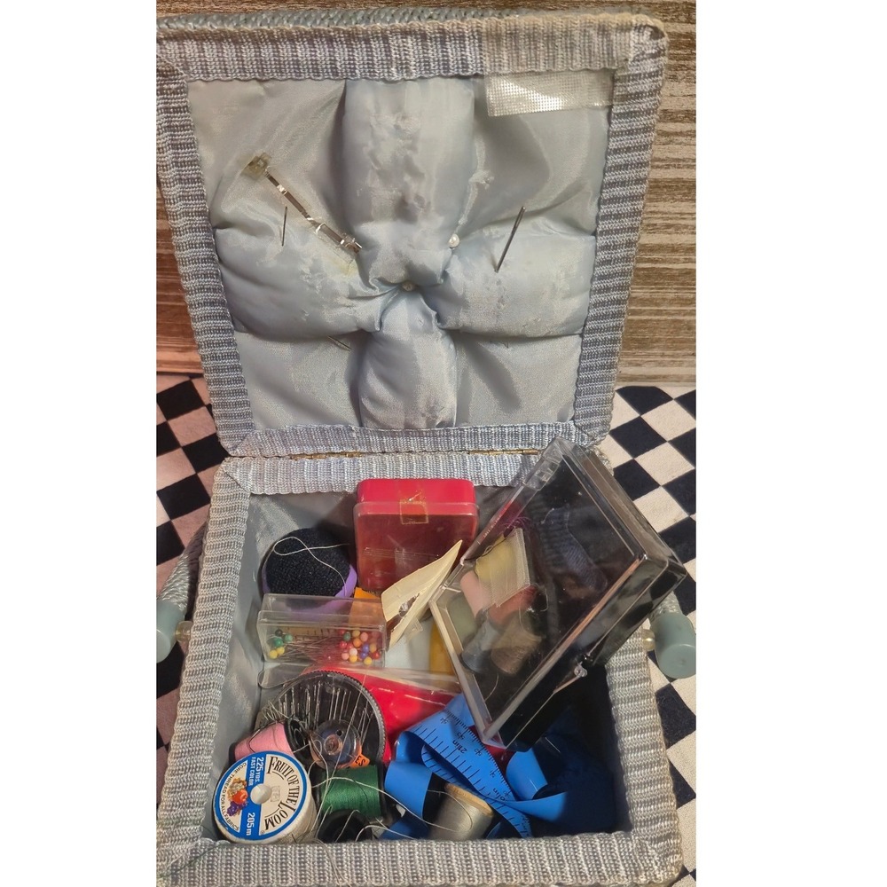 Vintage Floral Sewing Basket Kit with Supplies Singer Needles Thread Thimble